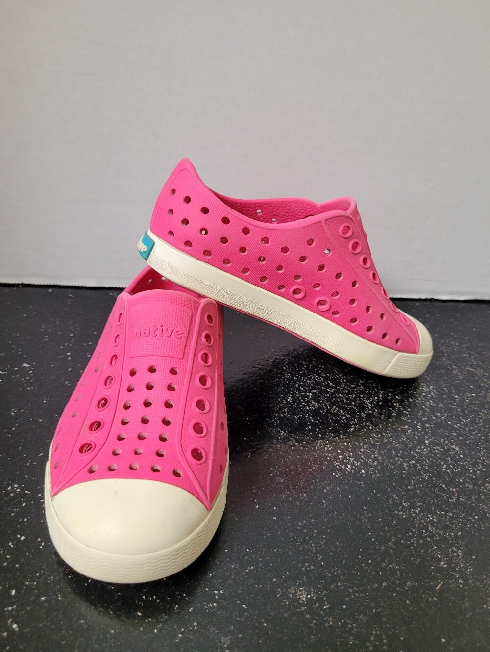 Native Jefferson Slip-On Kids Shoes in Pink and Off White